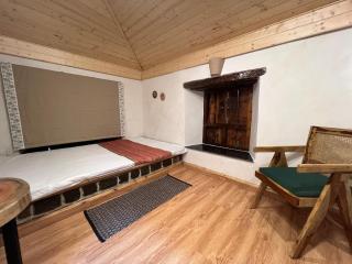 Himtrek Stays X Heritage House, Mcleodganj - 1