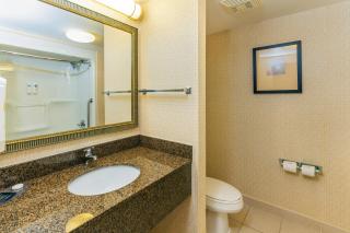 Comfort Inn & Suites - 1