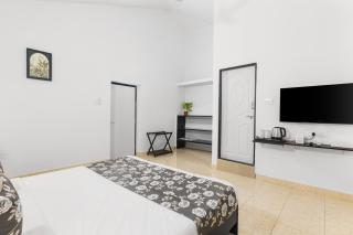 8fold by Larisa, Siolim - 2