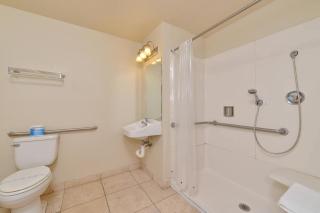 Rodeway Inn Stockton Highway 99 - 4