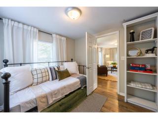 Downtown Bungalow Less than 1.5 Miles to UGA - 2