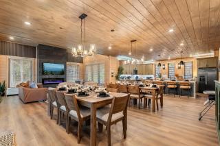 Grand 5BR Cabin w/ Indoor Pool, Theatre & Hot Tub - 0