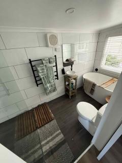 The Artists Cottage Waterfront Hideaway - Strahan - 4