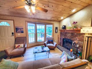 Private Lake Cottage! - 4