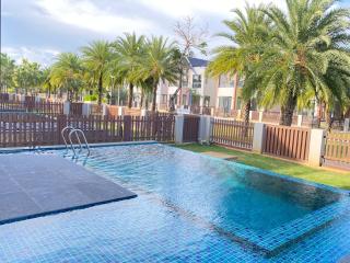 Beautiful Beach Villa family pool near the Grand - 0