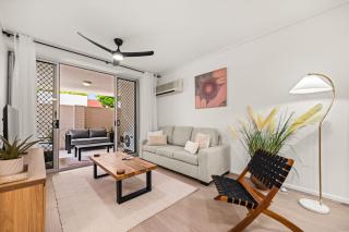 Vibrant 2 Bed Apartment with Pool and Gym Access - 2