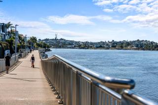 2 Bed Getaway with Shared Pool BBQ Access - 1