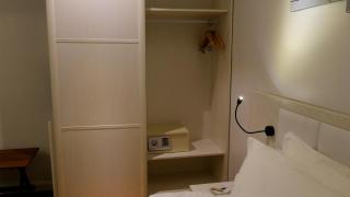 Pine Garden Hotel - Kuching - 5