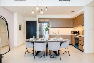 FAM Living - Modern 3 Beds+Maidroom Home in Downtown Burj view - 9