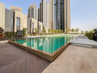 FAM Living - Spacious 3-Bedroom Apartment in Creek Gate with Stunning Views - 9