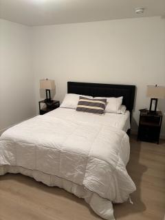 Modern 2BR in Capitol Hill Patio & Free Parking - 1