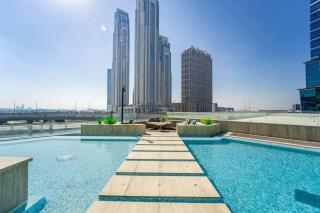 FAM Living Contemporary 2BR Oasis Waterfront Comfort Close to Downtown - 5