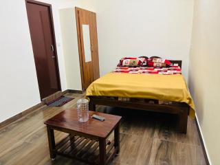 Vrs Guest House - 1