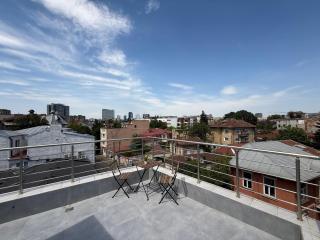 Panorama View Retreat - Elegant City Studio - 0