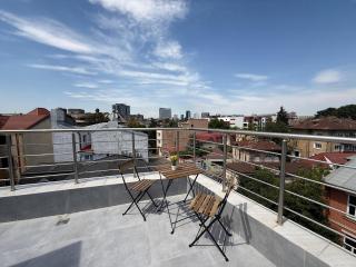 Panorama View Retreat - Elegant City Studio - 5