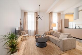 SAUNA - 3 Separate BRs - Foosball - Old Town Apartment - By Innorental - 0