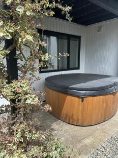 Modern Costal Escape-with Spa - 4