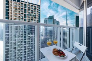 Contemporary Studio in Business Bay - Burj Khalifa View - Gym & Pool - 9