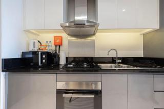 Contemporary Studio in Business Bay - Burj Khalifa View - Gym & Pool - 5