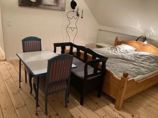 1st floor 2 rooms with kitchenette - 2