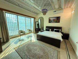 Baani Signature Hotel - 8