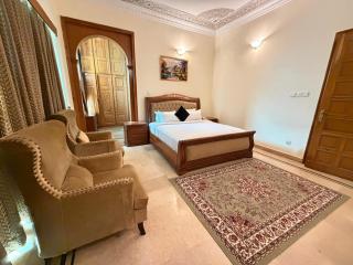 Baani Signature Hotel - 2