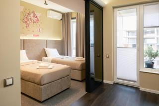 Luxury Airport Studio with Balcony Cozy & Modern - 0