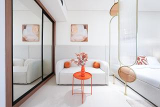 Luxury Trillionaire Studio with Jacuzzi and Canal Views in Business Bay - 8