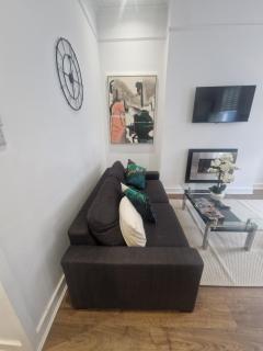 Kensington New Exclusive Flat - 6