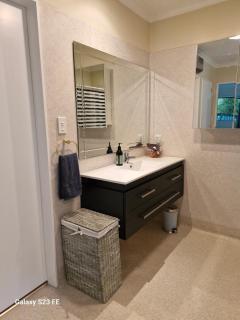 Peaceful Rural Cottage - 7