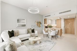 High-Floor 1BR Facing the Marina and City, Minutes from Marina Beach with Easy Access to Marine Transport, LIV Marina, Dubai Marina by Deluxe Holiday Homes - 1