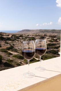 Elegant 3-bed House W Jacuzzi, Sea Views & Lift - 5