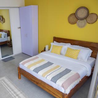 Serene Slope Apartment - 1