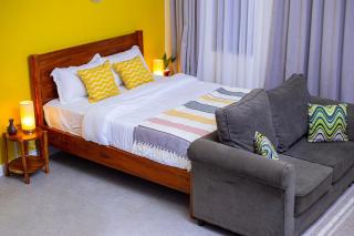 Serene Slope Apartment - 2