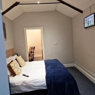 City Center Ground Floor Flat With Patio &parking - 0