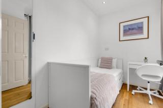 3 Bedroom Apartment in Notting Hill - 3