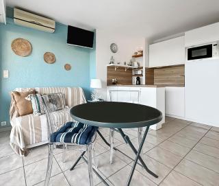 Studio vue sur mer et Îles du Levant - 3