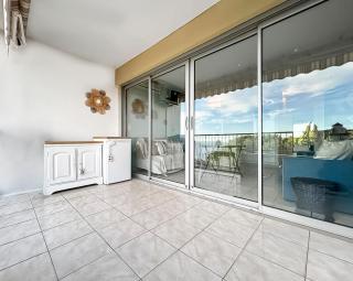 Studio vue sur mer et Îles du Levant - 1