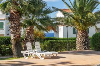 Apto Familiar frente a cala - 9