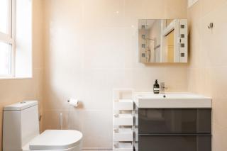 Serene 1BR with Garden in Leafy Finchley - 7