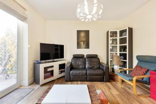 Serene 1BR with Garden in Leafy Finchley - 9