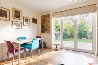 Serene 1BR with Garden in Leafy Finchley - 9