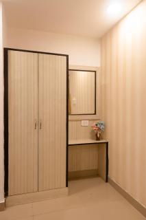 Hotel Caves Premium Near Delhi Airport - 5