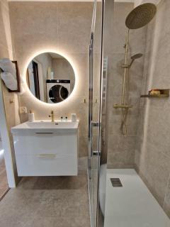 La Bulle Suspendue, Avenue de Champagne - Épernay - 2