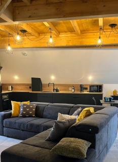 Le Vieux Bourg Apartment 4, Spacious 3 bedroom Apartment, Ski & Cycle - 2