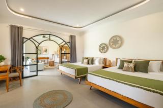 Villa Talitha by DVH Luxe Retreats, 2BR Tropical Pool Villa - 9