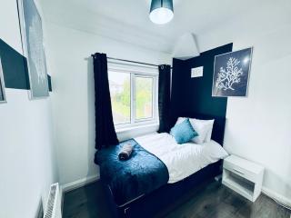 3 bedroom house sleeps 5 free parking long stay discounts - 4