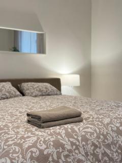 Spacious Apartment in Art Nouveau District Free Parking - 9