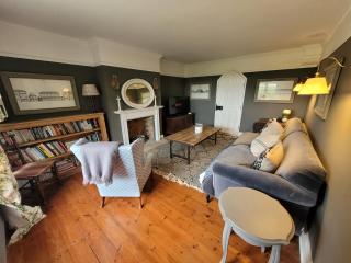 Old school house surrounded by countryside - 8