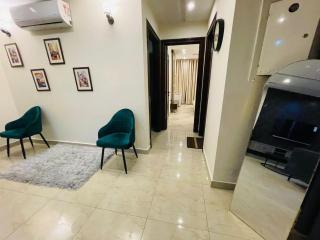 Premium serviced Two bedroom Suite, Near Airport DHA PHASE 8 with all amenities - 3